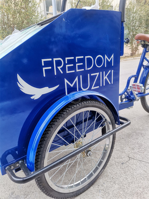 Ventes de collations dans la rue avec des équipements de cuisine personnalisés sur un chariot électrique à 3 roues