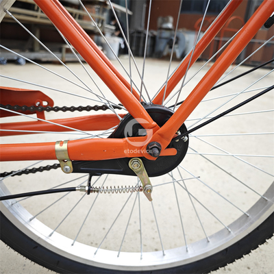Vendeur de vélo de voyage alimentaire en plein air avec tricycle de chargement personnalisé