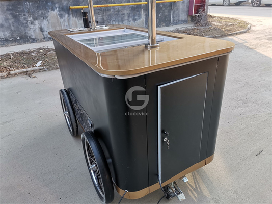 2024 nouveau type Mobile Italienne de la glace à poussée manuelle chariot avec congélateur d'affichage Gelato stand chariot