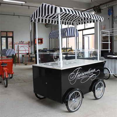 Des créations culinaires sur un panier à vélo