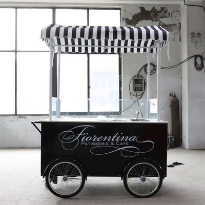 Des créations culinaires sur un panier à vélo