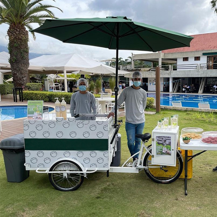 Carton avant et table de travail remorque à vélo électrique pour le transport mobile d'aliments