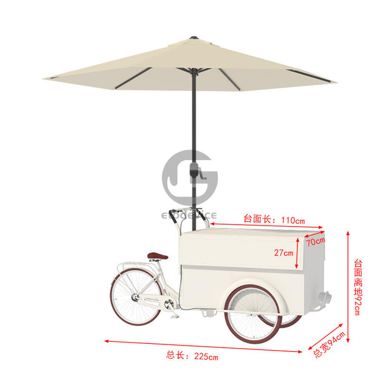 Des chariots alimentaires à tricycle poussés à la main sur la scène alimentaire de Los Angeles pour les usines d'huile de cuisson