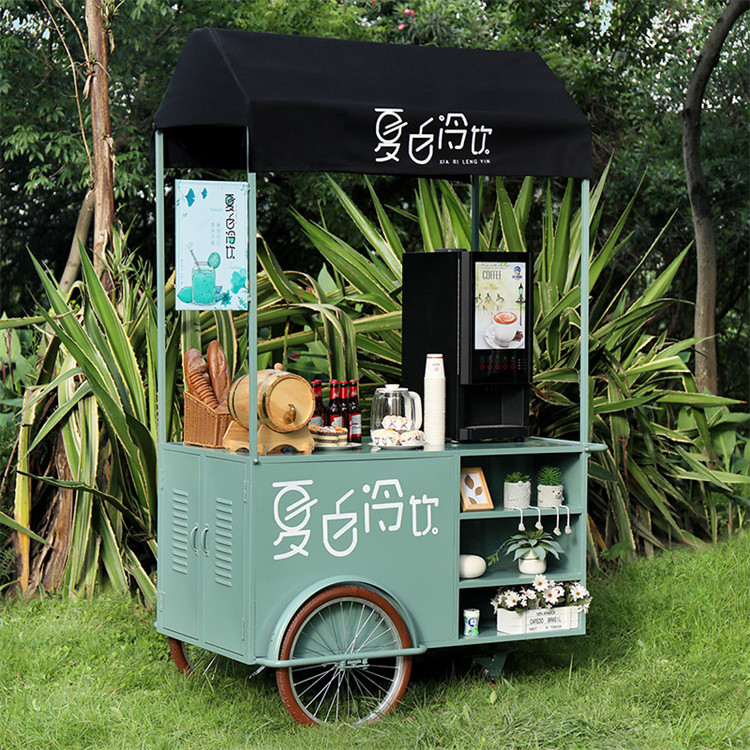 Un tricycle multifonctionnel pour la livraison de nourriture dans les usines de boissons alimentaires